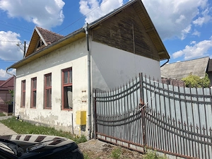 vând teren cu constucție