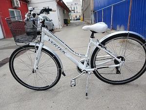 Vând bicicleta foarte ușoară, din aluminiu pentru damă 