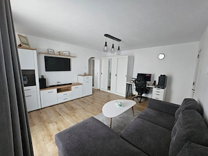 Apartament 2 camere renovat complet zona Micro11
