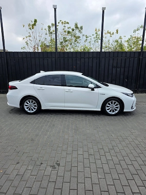 Toyota Corolla 2021 cauta proprietar  - imagine 4