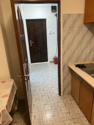 Închiriez garsonieră 42 mp confort 1 decomandată  - imagine 4