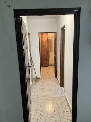 Închiriez garsonieră 42 mp confort 1 decomandată  - imagine 2