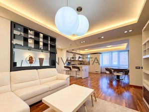 Apartament 3 camere cu balcon, 2 parcari incluse, zona Andrei Muresanu