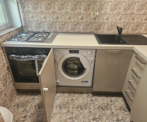 Închiriez garsoniera