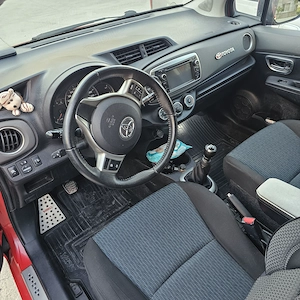 Vând Toyota Yaris 2012 - imagine 6