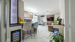 0% Comision! Apartament 3 camere de lux în vilă! Terasă, zona VIVO - imagine 4
