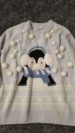 Pulover pinguin cu ciucuri