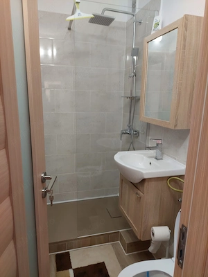 Proprietar închiriez apartament 2 camere - imagine 5
