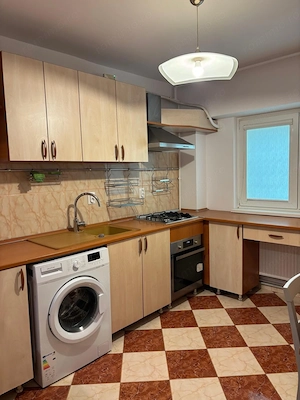 Închiriere Apartament 3 Camere Decomandat,  Lacul Tei, Centrală Proprie - imagine 9