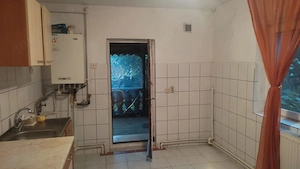 inchiriez apartament 3 camere+terasa, semidecomandat, parter vila, zona km 5, 400 euro luna - imagine 5