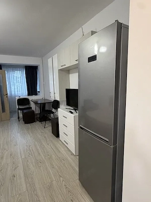 garsoniera dristor-metrou la scara blocului-modern - imagine 2