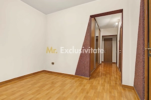 Apartament cu 3 camere decomandat etaj intermediar - imagine 3