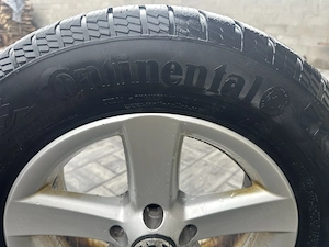 Vând roți 215/65 R16