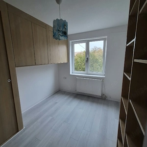 Vand apartament cu 3 camere și balcon, etaj 1, str.Aurel Vlaicu - imagine 7
