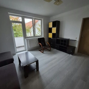 Vand apartament cu 3 camere și balcon, etaj 1, str.Aurel Vlaicu - imagine 5
