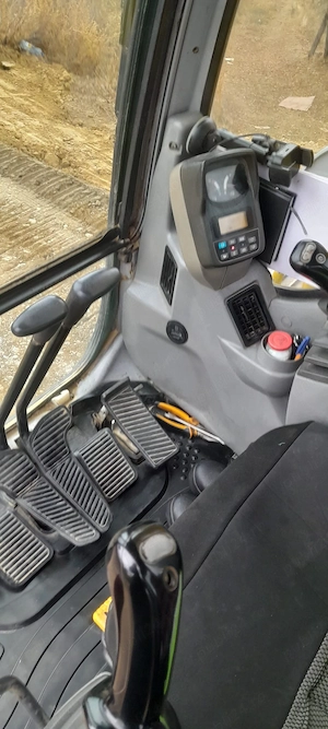 vând excavator New holland  - imagine 5