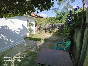 Vând casă com.Cosâmbești, 300mp curte - imagine 2