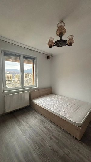 vand apartament 2 camere pe Calea București  - imagine 8