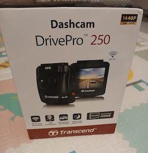 Cameră auto Transcend DrivePro 250 2K QHD – NOUĂ, GPS, Wi-Fi