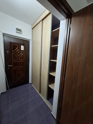 Proprietar  închiriez garsonieră spatiiasa str Turnu Măgurele  - imagine 2