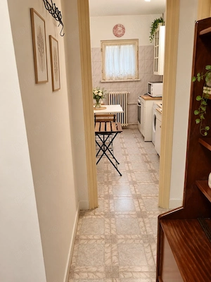 Proprietar  inchiriez urgent apartament cu 3 camere,Piata Romana ( Metrou ASE)- 400 EURO - imagine 2