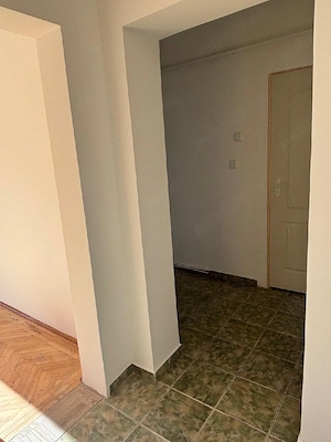 vand apartament 2 camere 