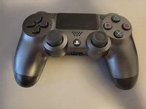Vând 2 controllere PS4 + stație de încărcare dublă
