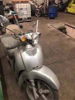 scuter aprilia 200 cc 4 t scarabeo 